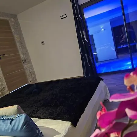 Villa&spa Luxuria Villa Massels